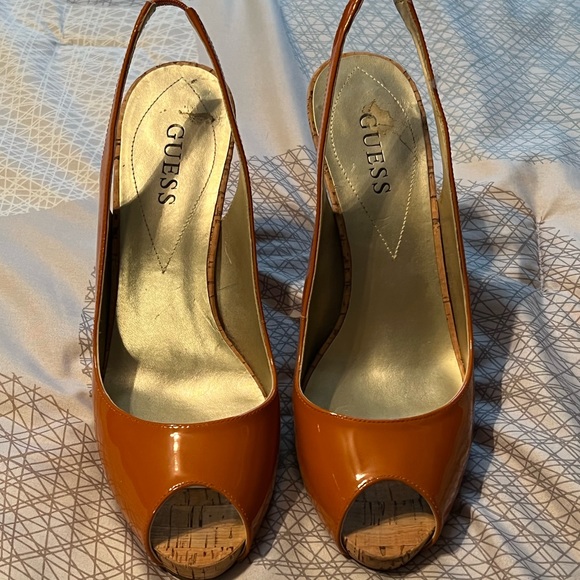 Women’s sz 9M, stacked sling back heel, Guess - Picture 6 of 6